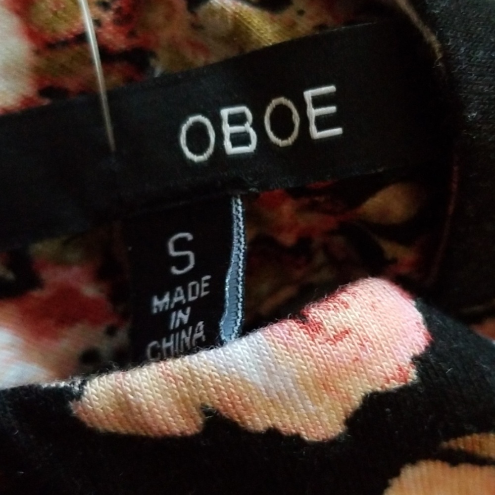 SALE! Oboe Black Floral Halter Dress w/ Cutout - Picture 4 of 5